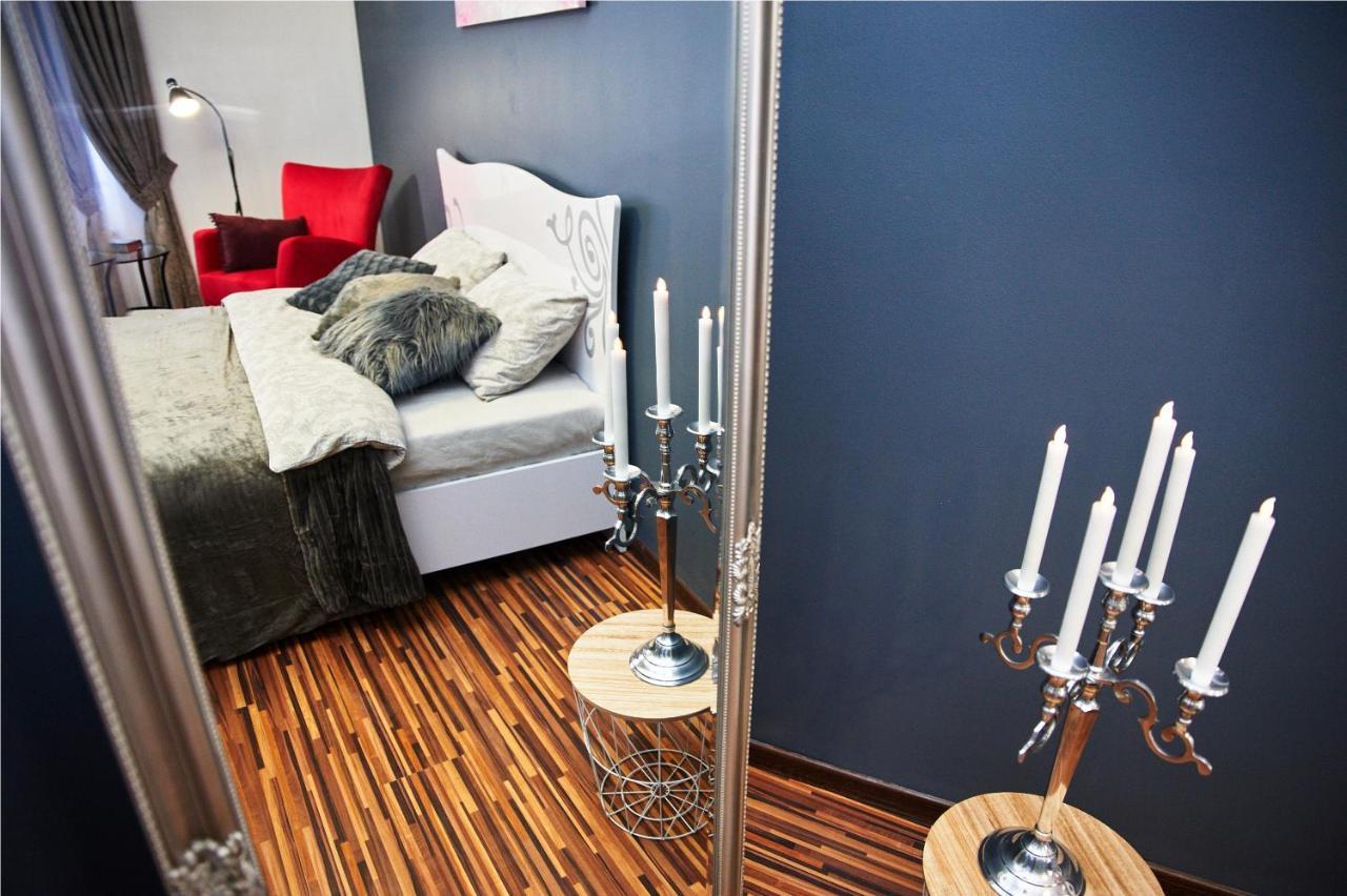 Designer Apartment In The Center Lviv Exterior foto