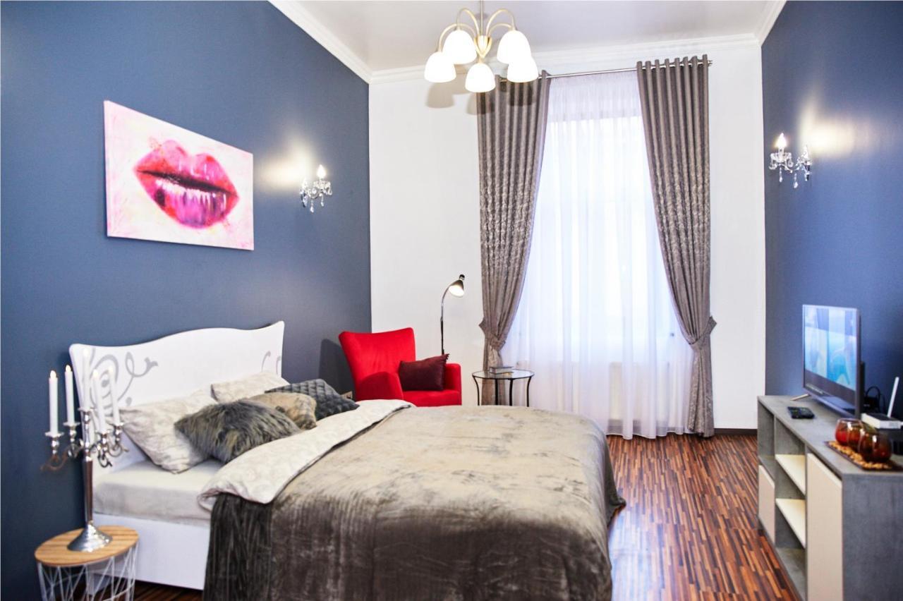 Designer Apartment In The Center Lviv Exterior foto