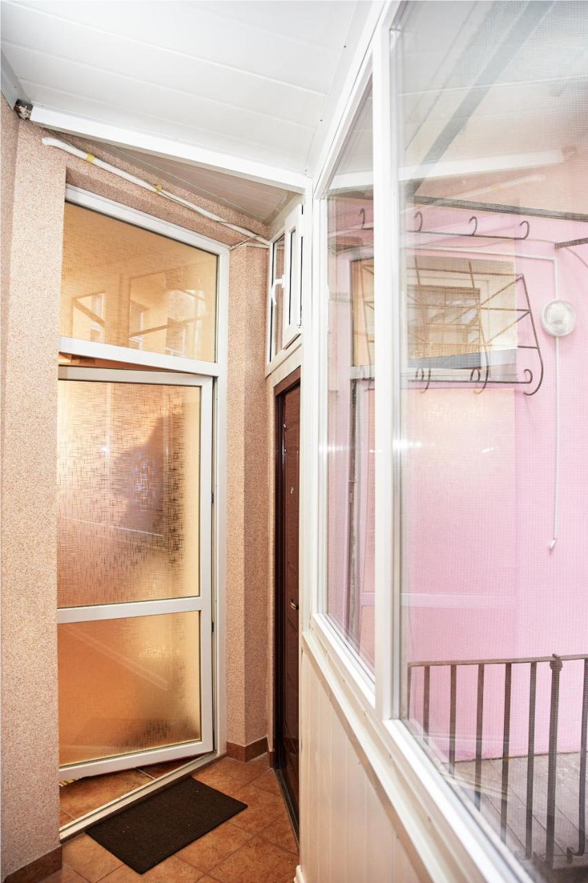 Designer Apartment In The Center Lviv Exterior foto