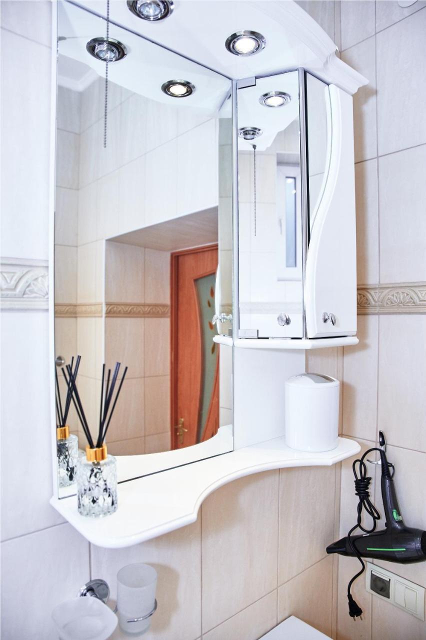 Designer Apartment In The Center Lviv Exterior foto