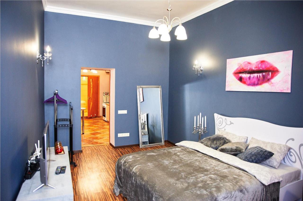 Designer Apartment In The Center Lviv Exterior foto