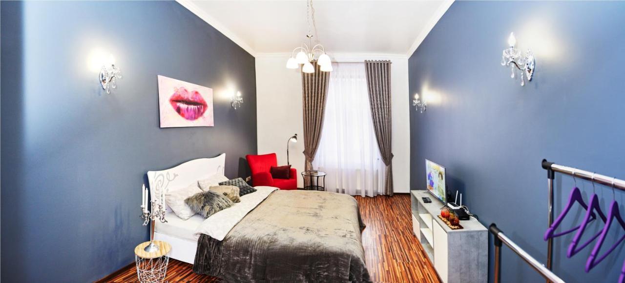 Designer Apartment In The Center Lviv Exterior foto